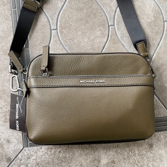 Michael Kors Cooper Utility Crossbody Leather Olive - Picture 1 of 16